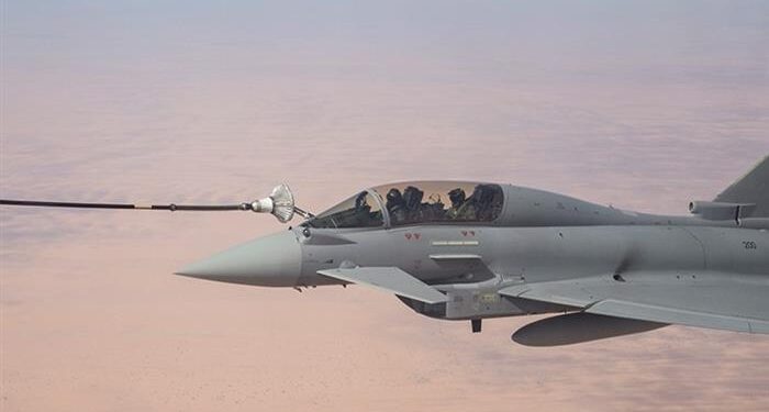 Birleşik Krallık Ummanlı Pilotları Eğitiyor