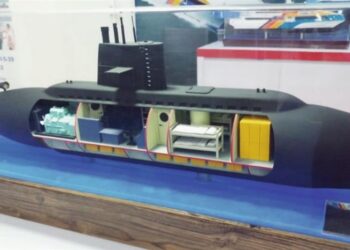 Denizaltıya Bütçe Darbesi