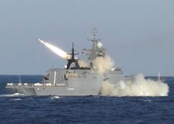 Rus Gemisi’nden İlk Atış