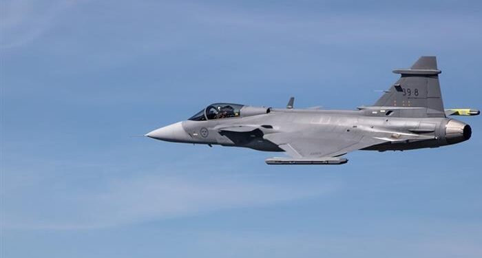 Gripen E İlerliyor