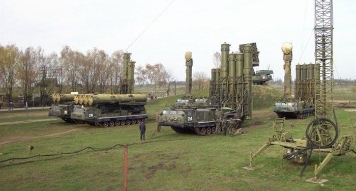 Ukrayna S-300’lerini Test Etti