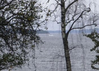 İsveç’te Gizemli Denizaltı