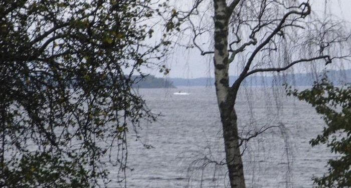 İsveç’te Gizemli Denizaltı