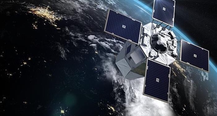 Fransa Uzaya Göz Dikti