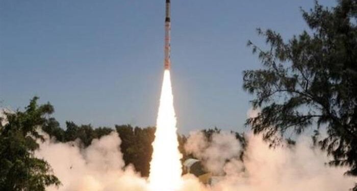 Hindistan, Nükleer Yetenekli Agni-IV Füzesini Test Etti