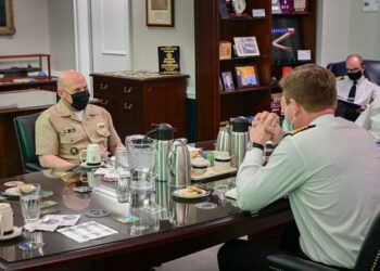 ABD ve İngiltere Deniz Kuvvetleri Komutanları Bir Araya Geldi