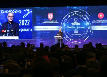 Prof. Dr. Demir: Türkiye Donanımda Yeterli Adımları Atmalı