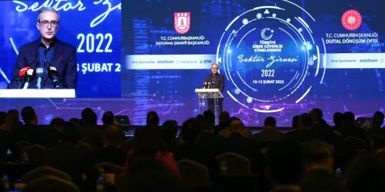 Prof. Dr. Demir: Türkiye Donanımda Yeterli Adımları Atmalı