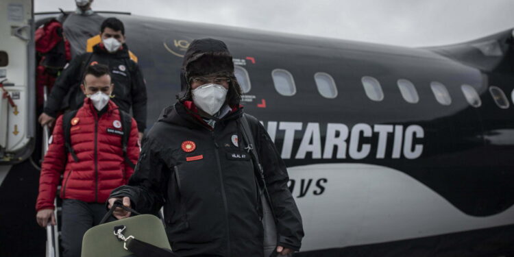 Türk Bilim Ekibi Antarktika King George Adasına Ulaştı