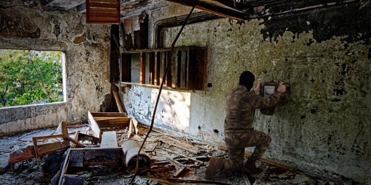 STM, Depremzedelerin Yanında