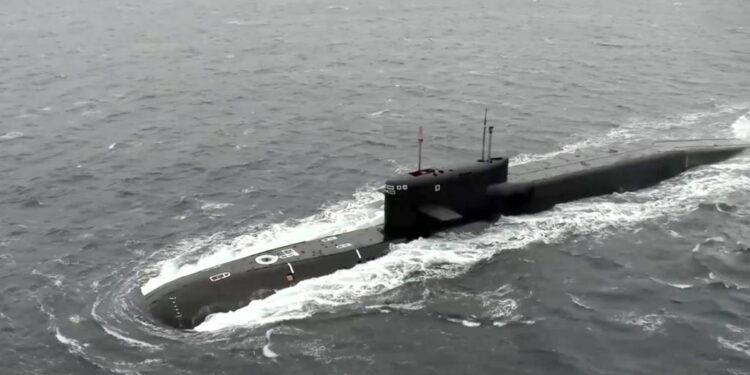 Rusya Denizaltı Devriyelerini Uzatıyor