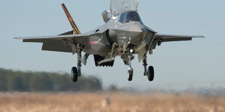 Singapur Sekiz Adet F-35B Jeti Daha Satın Alacak