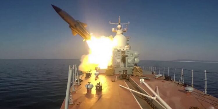 Rusya, Gemisavar Füzeleri Ateşledi