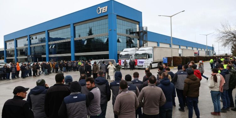 TEI Depremzedelerin Yanında