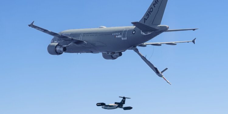 Airbus Drone’u Tanker Uçağından Kontrol Ediyor