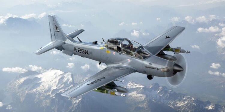 Embraer, A-29N Super Tucano’yu Piyasaya Sürüyor