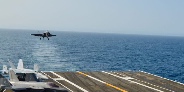 TOPGUN Kurucusu F-35’in Bir Hata Olduğunu Düşünüyor