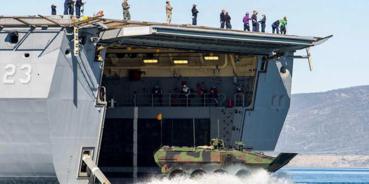 Amfibi Savaş Aracı FEINDEF’te Görücüye Çıktı