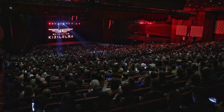 KIZILELMA Belgeselinin ilk Gösterimi İstanbul’da Yapıldı