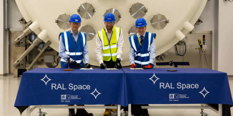 Airbus, SKYNET 6A Testi için Birleşik Krallık Ulusal Uydu Test Tesisini Seçti