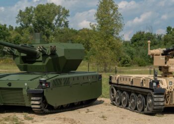 Oshkosh Defense Robotik Savaş Aracı için Teklif Sundu