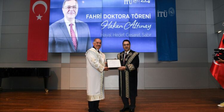 Altınay Teknoloji Grubu Kurucusu ve Yönetim Kurulu Başkanı Hakan Altınay Fahri Doktora Aldı