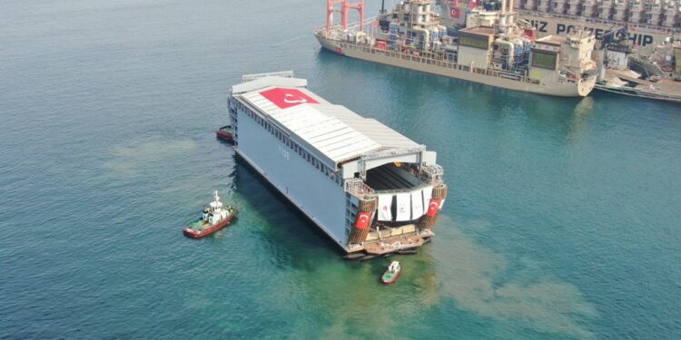 ASFAT Denizaltı Havuzunu Deniz Kuvvetlerine Teslim Etti