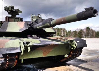 Polonya Abrams’ları Sahnede