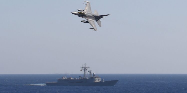 TSK, Askeri Tatbikatlar Ve Eğitimlere Aralıksız Devam Ediyor