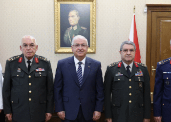Orgeneral Bayraktaroğlu Görevi Devraldı