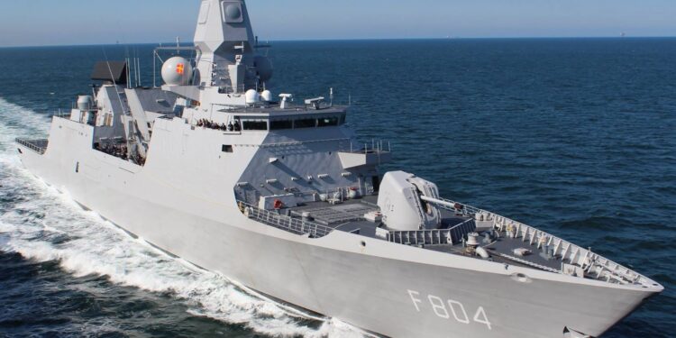 Hollanda Kraliyet Donanması HNLMS De Ryuter’i Sergiliyor