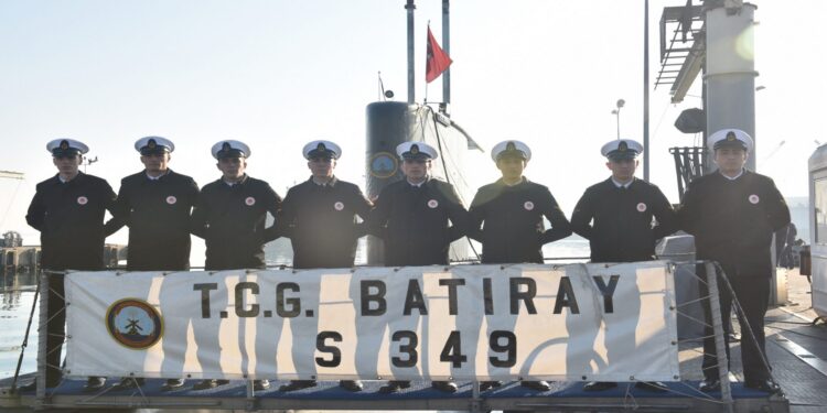 TCG BATIRAY Denizaltı Havuzunda