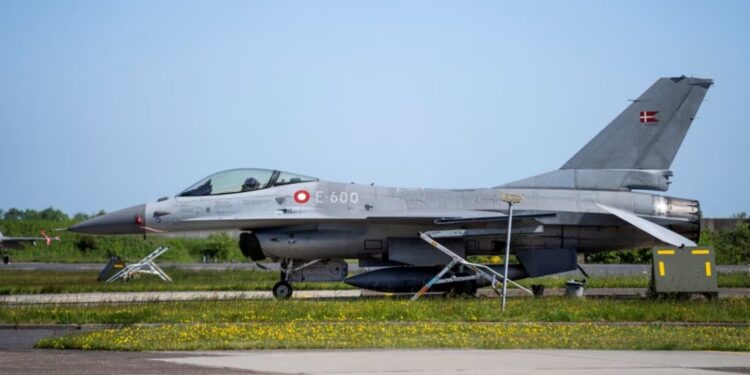 Romanya, Norveç’ten F-16 Savaş Uçaklarını Teslim Almaya Başladı 