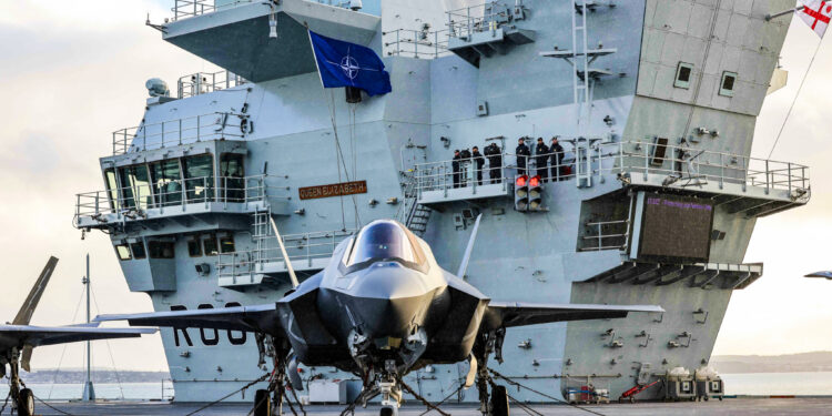 İngı̇ltere Amı̇ral Gemı̇sı̇ İlk Kez NATO Komutası Altında