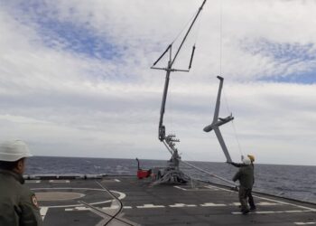 ScanEagle İtalyan Donanmasına Ait Fırkateynden İlk Kez Havalandı