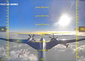 AKINCI TİHA, Süpersonik Füze Attı