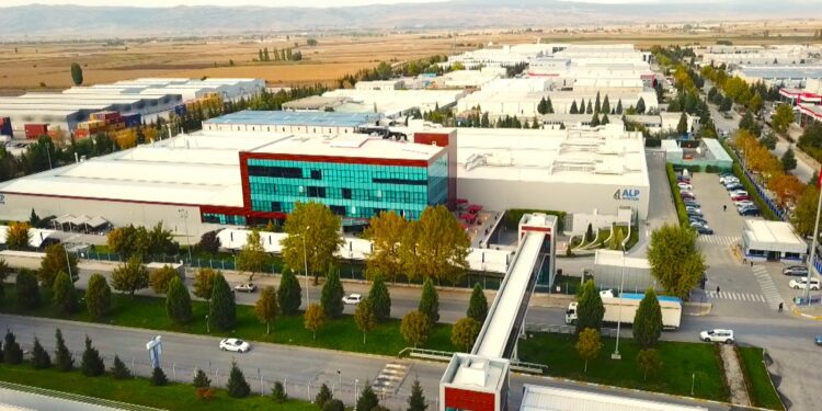 Türkiye’nin Havacılıktaki Başarı Hikâyesi: Alp Havacılık