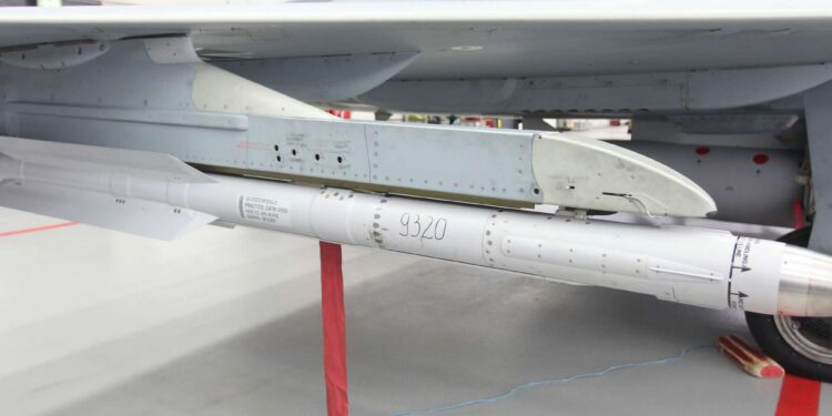 Alman Parlamentosu Güdümlü Füze Tedarikini Onayladı