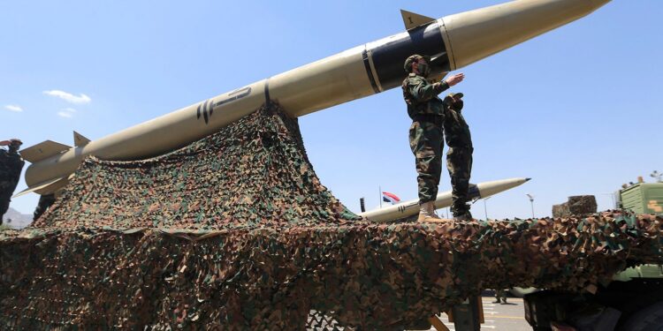 Kızıldeniz’de Yeni Gerilim: Husiler’in İsrail-Gazze Savaşına Müdahil Olması Uluslararası Deniz Seyrüsefer Güvenliğini Etkiler mi?