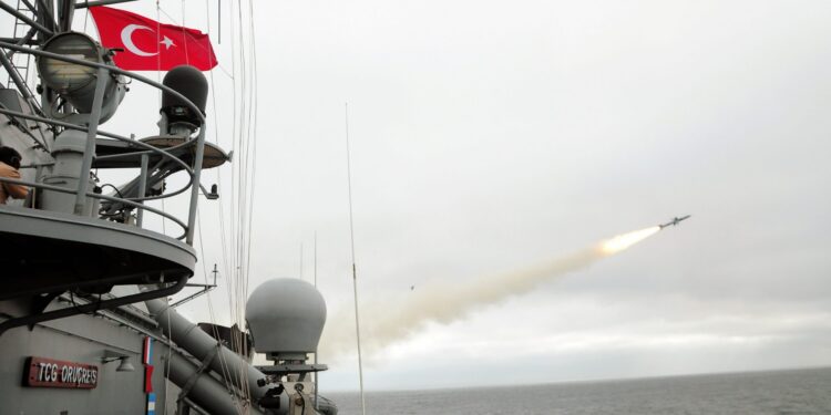 Türk Donanmasına İlave Güç Çarpanı: Türk Tersanelerine Karşı Yunan Tedarik Diplomasisi