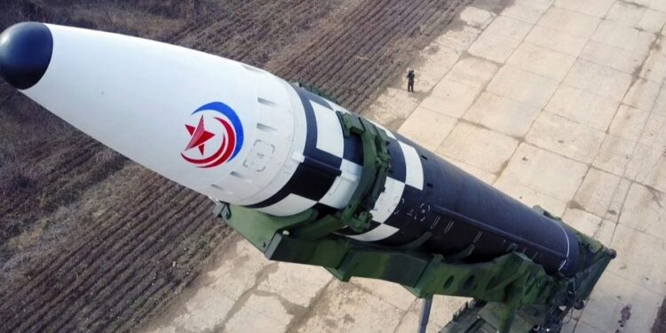 Kuzey Kore Balistik Füze Fırlattı