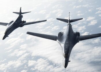 B-1B Stratejik Bombardıman Uçağı Düştü