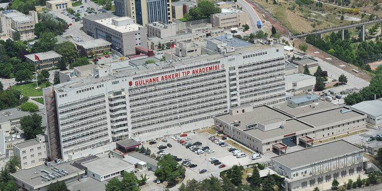 Muharebe Sahasında Sağlık Desteği ve TSK Sağlık Hizmeti Kara Kuvvetleri Komutanlığı Sıhhi Tedavi ve Tahliye Hizmeti