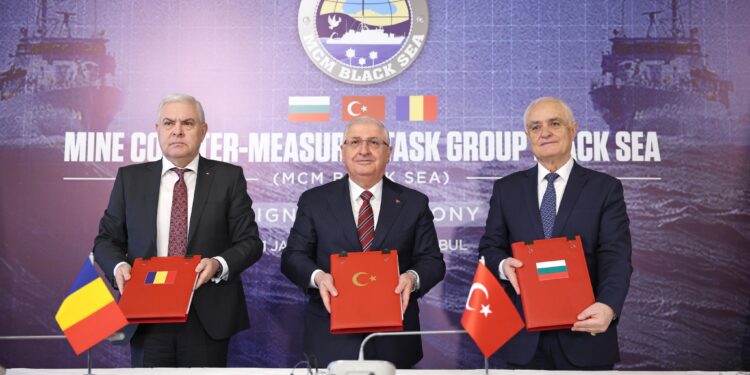 Karadeniz’de Mayın Tehlikesine Karşı Üçlü Girişim