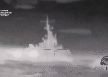 Ukrayna “İvanovets” Füze Botunu Vurdu