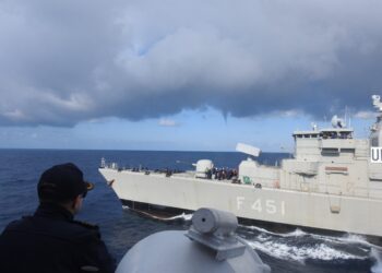 TCG Heybeliada, Yunan Gemisi HS Limnos ile Eğitim İcra Etti