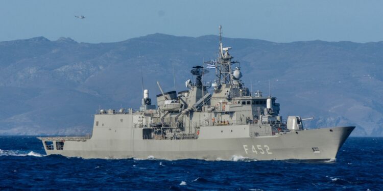 Yunan Donanmasına Ait Hydra Sınıfı Fırkateyn Husilere Ait İki İnsansız Hava Aracını Düşürdü