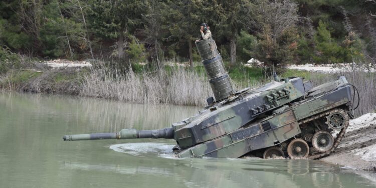 Sızdırmazlık Testi ve Durgun Sulardan Geçiş Eğitimi İcra Edildi