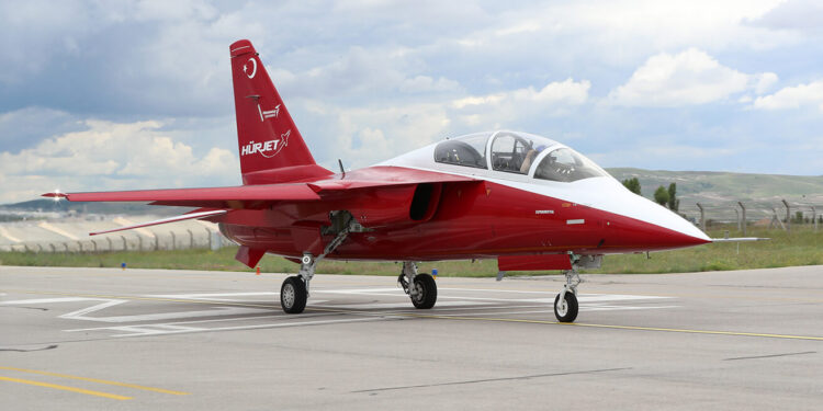 HÜRJET Yüksek Performans Manevralarına Devam Ediyor