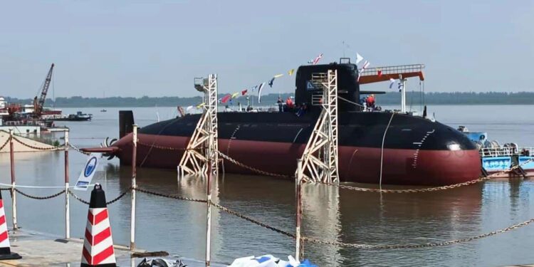 Pakistan Donanması Hangor Sınıfı İlk Denizaltısını Çin’de Denize İndirdi